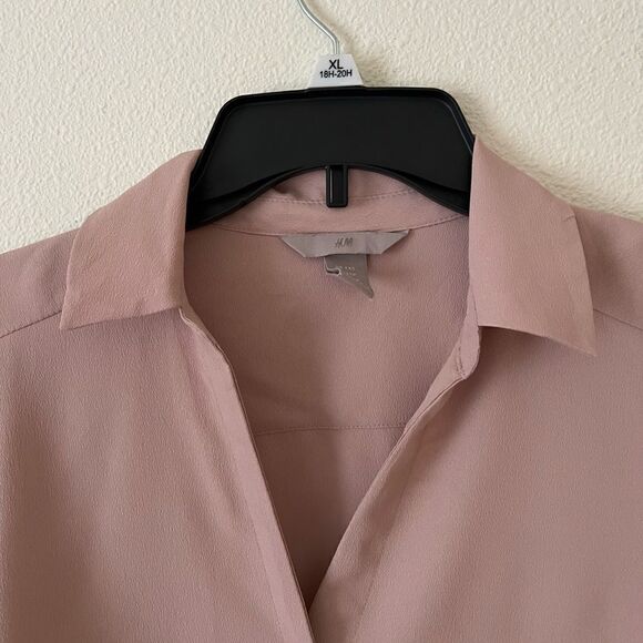 H&M v neck Blouse Size XXS - Picture 3 of 6